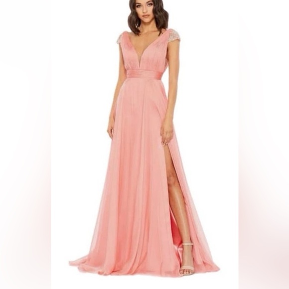 This is a stunning Mac duggal gown worn once - Picture 2 of 4